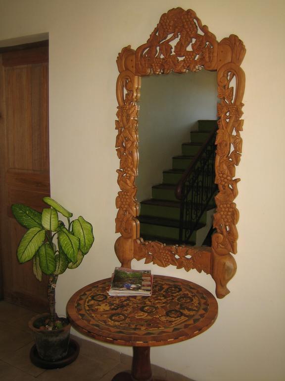 Meva Guesthouse อันตานานารีโว ภายนอก รูปภาพ
